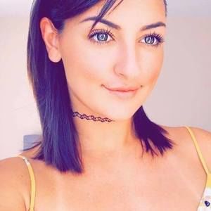 Meet your Posher, Malia